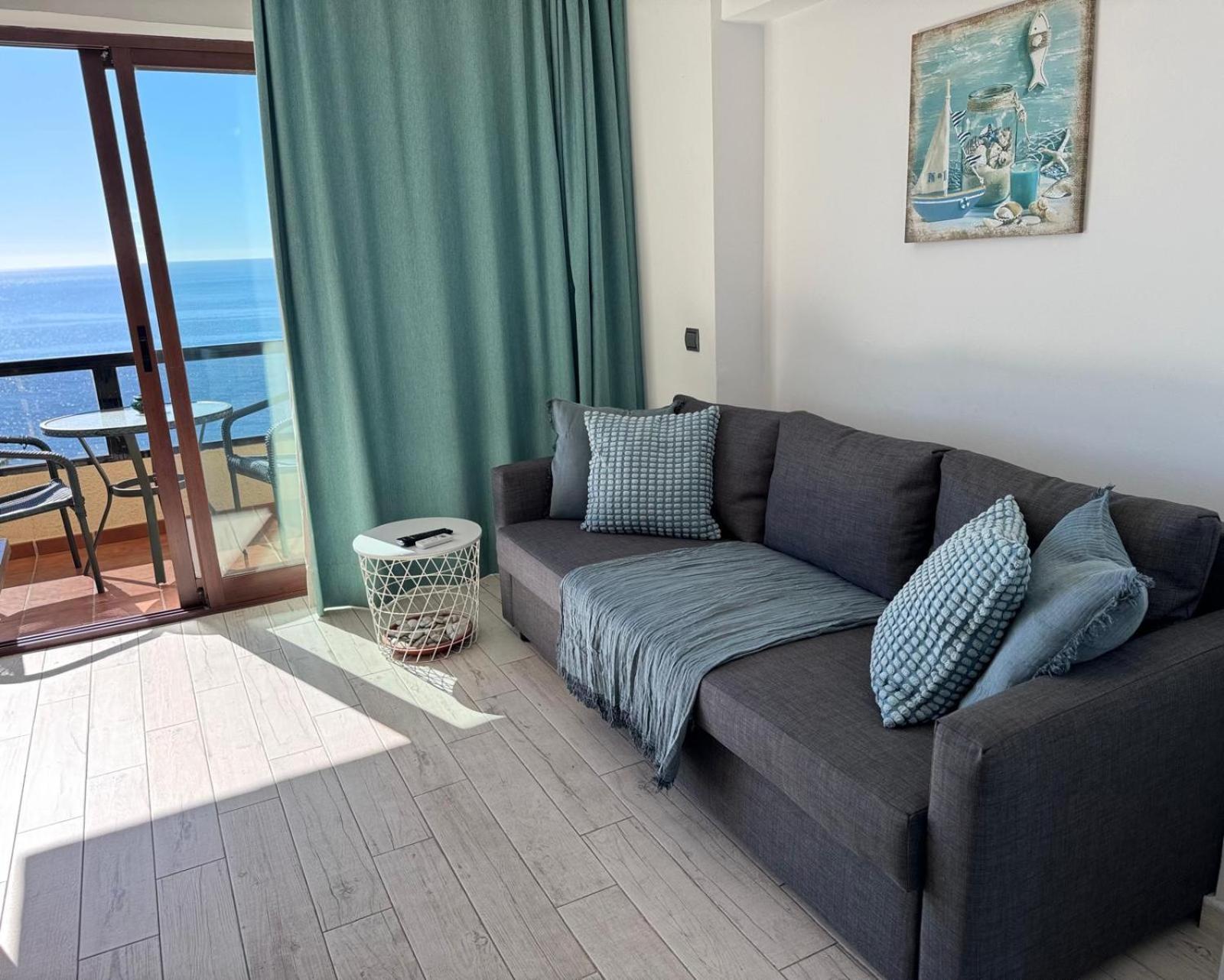 Aloha Playa Studio Sea Views เบนัลมาเดนา ภายนอก รูปภาพ