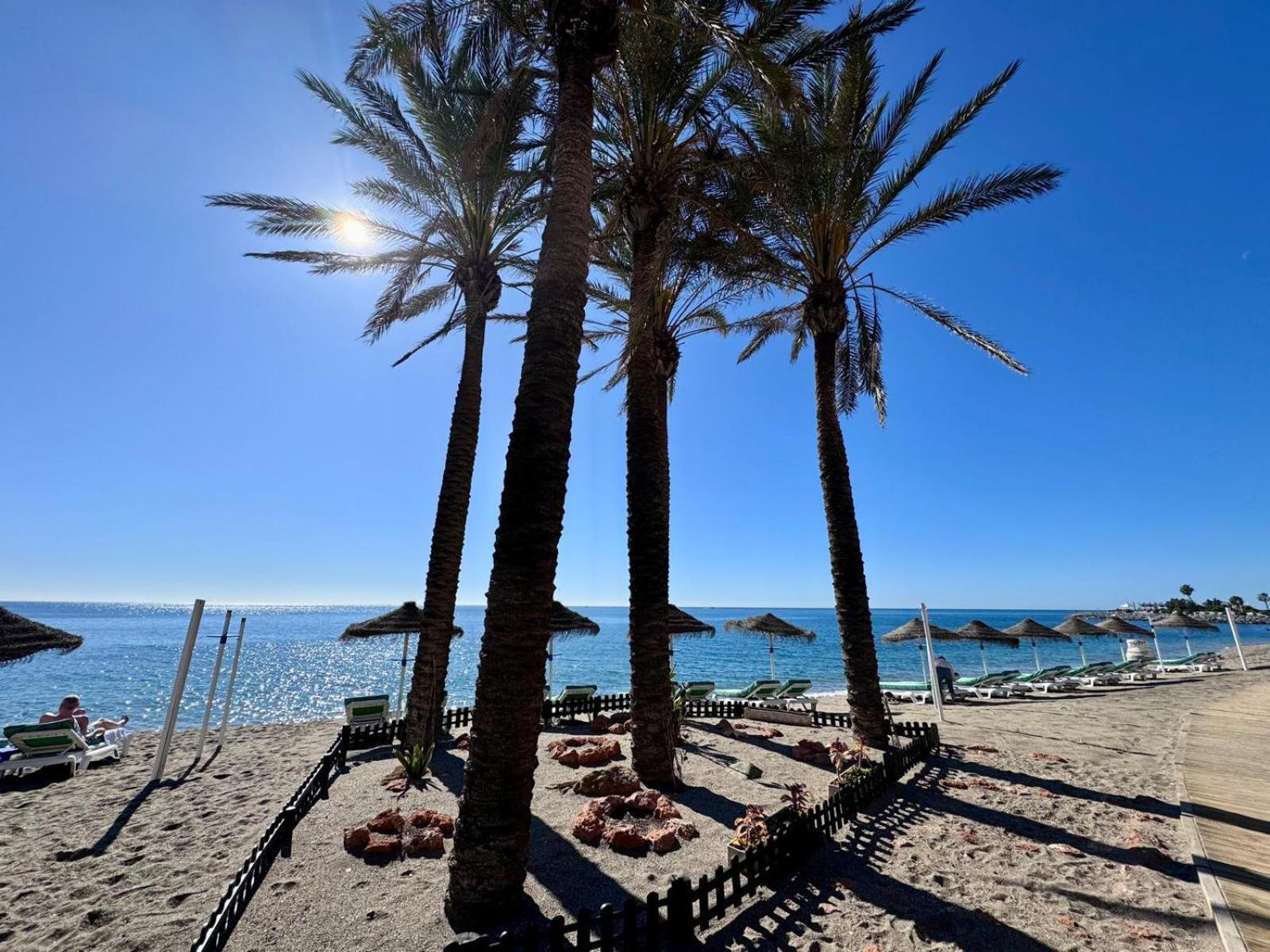 Aloha Playa Studio Sea Views เบนัลมาเดนา ภายนอก รูปภาพ